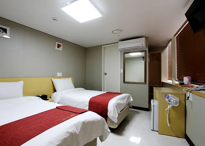 Cozy Myeongdong Hotel 3*